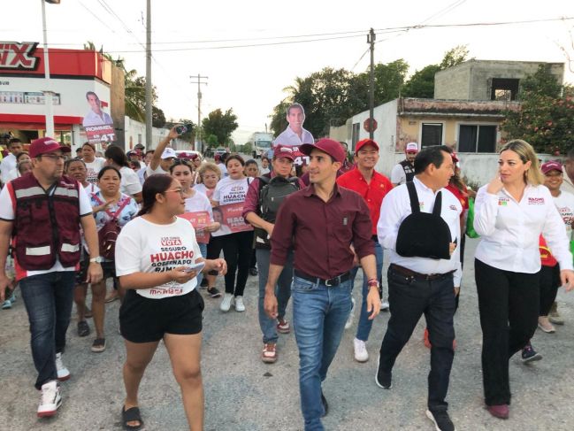 La Jornada Maya Yucatán Astrid Sánchez Rommel Pacheco Promete Repavimentación En La 0396